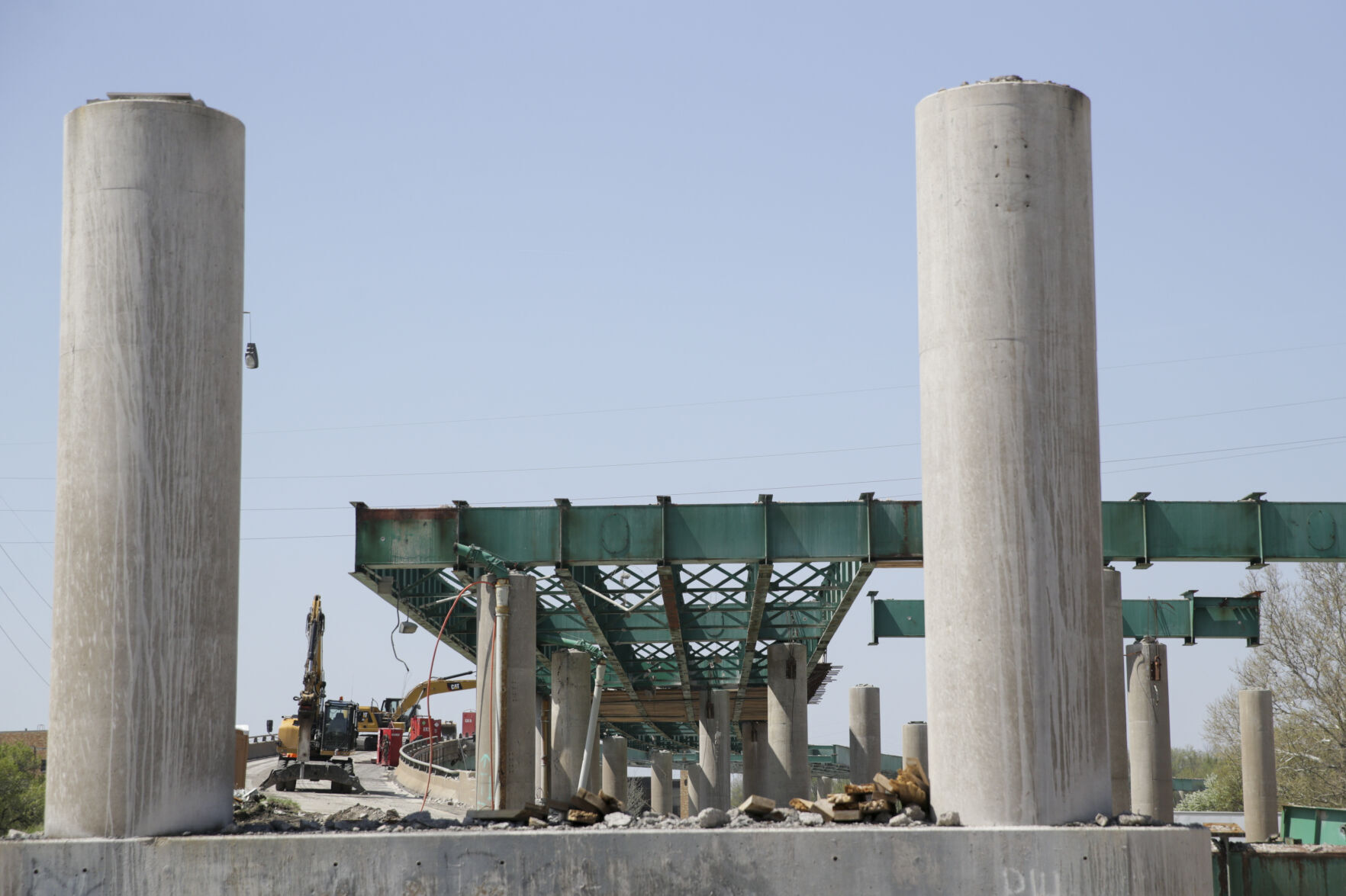 050922-qc-nws-bridge-05.jpg